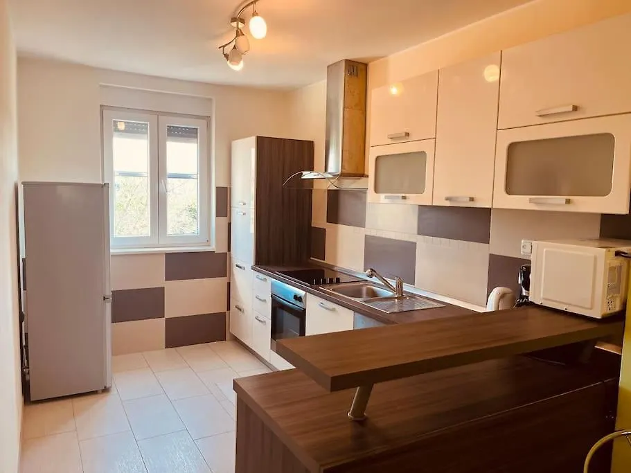 Appartement Marta à Pula 0*,